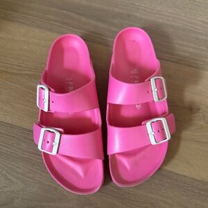Pinks sandles